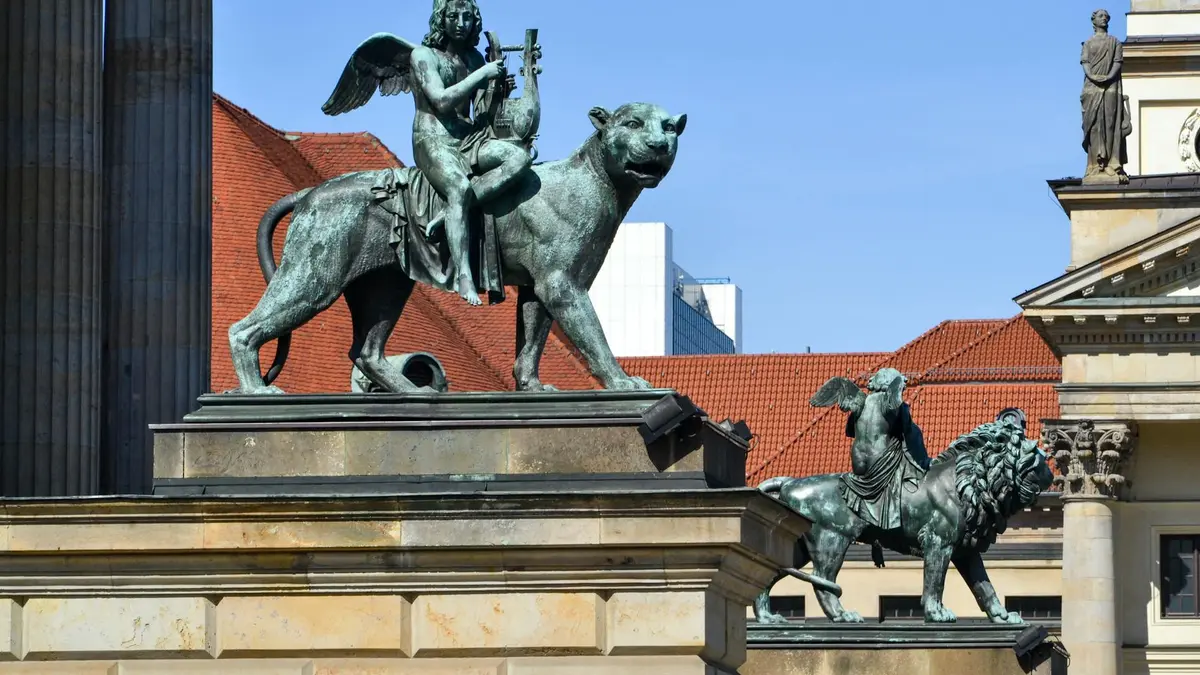 Isla de los Museos con el Bode-Museum y el río Spree Berlín
